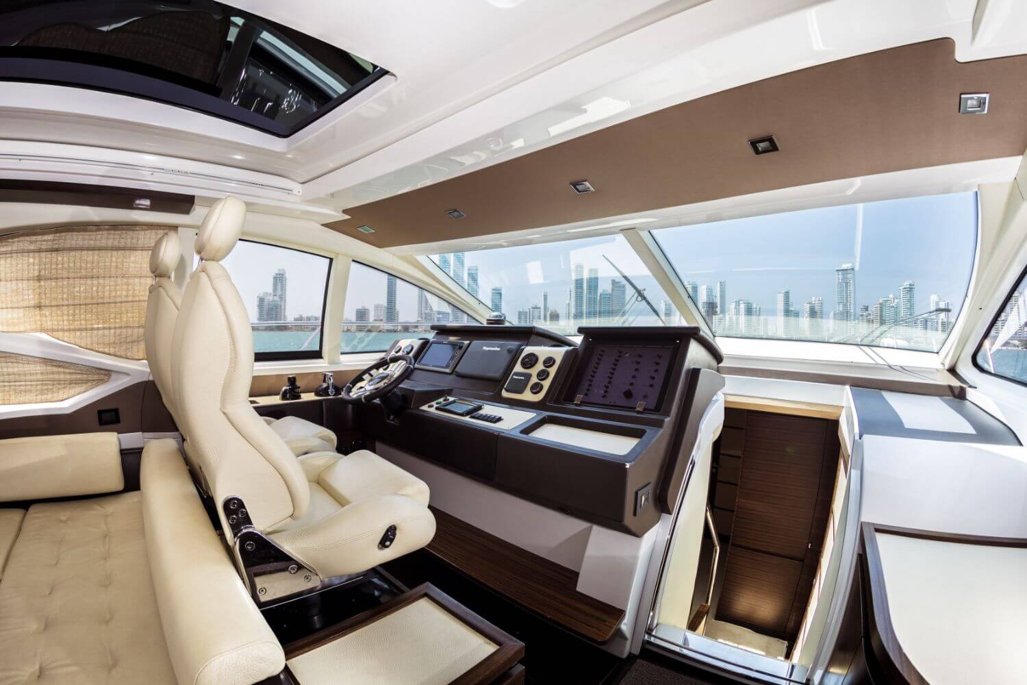 62' Azimut Sport yacht charter in Cartagena, Colombia