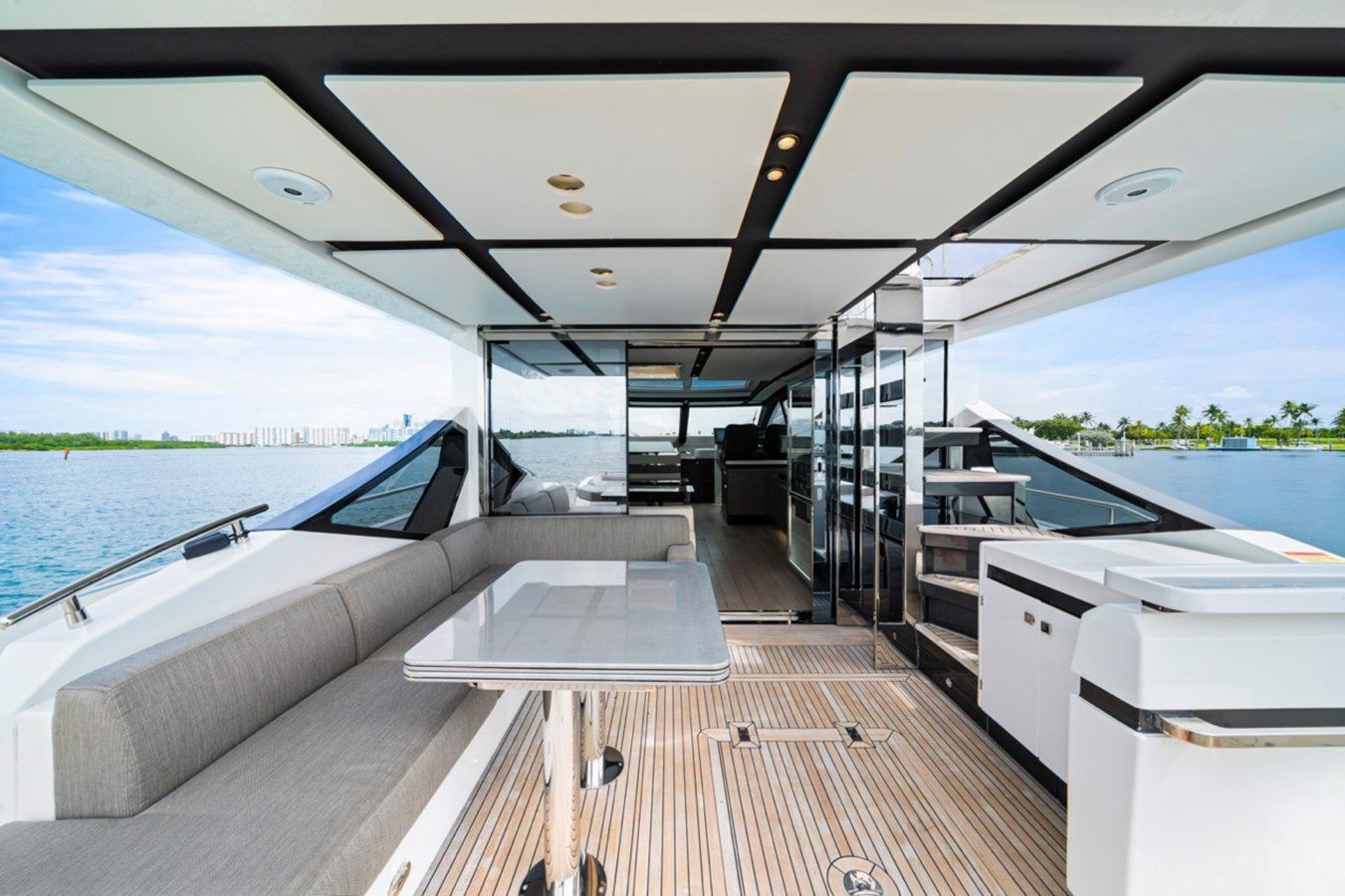72′ Azimut D + Water Toys, private yacht charter in Miami