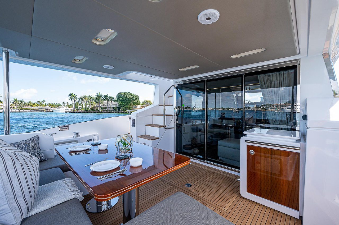66′ Azimut + Water Toys, private yacht charter in Miami