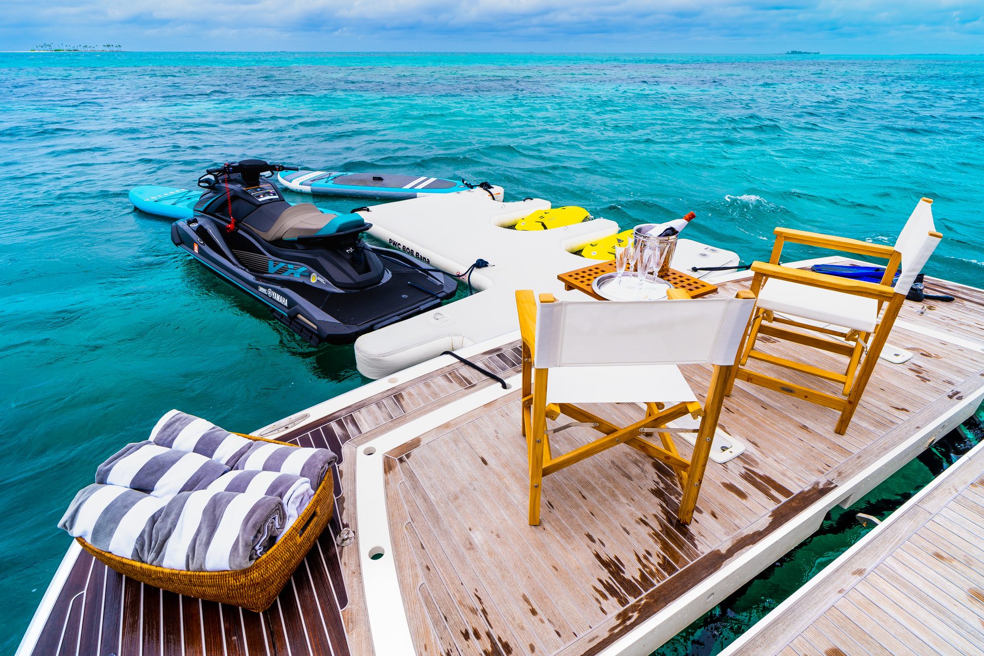 75' Daddy's luxury yacht charter in Nassau, Bahamas