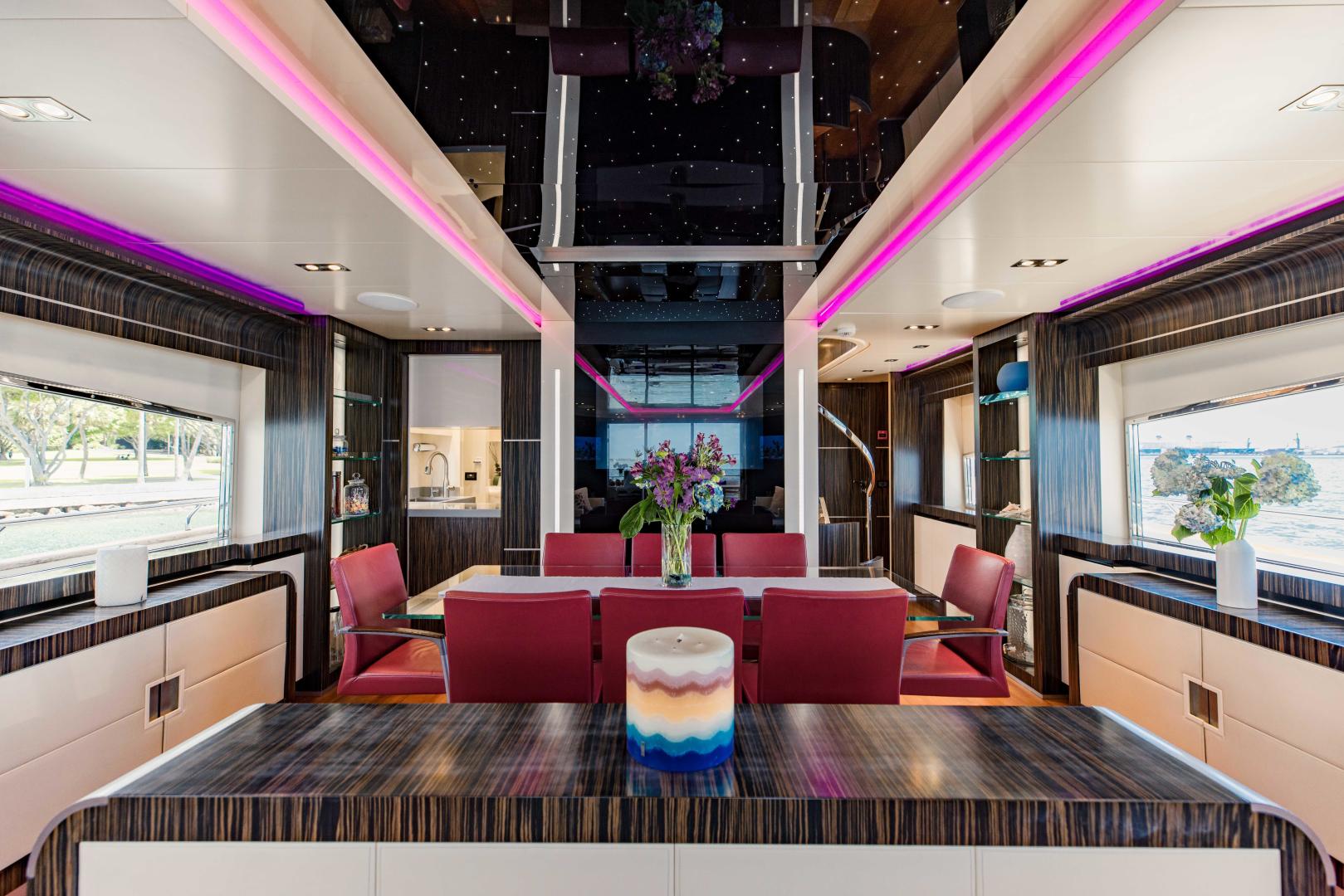 105′ Dominator + Water Toys + Jacuzzi
