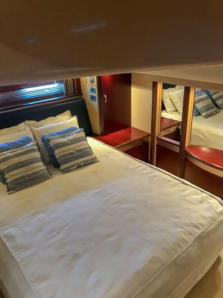 58' Sea Ray Sedan Flybridge yacht charter in Cartagena, Colombia