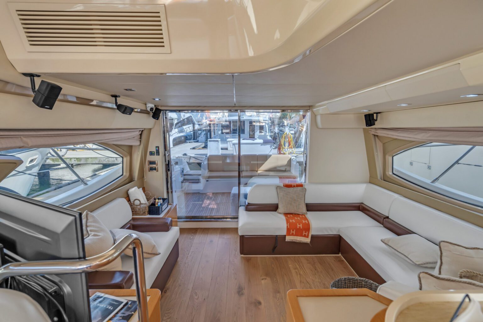65′ Azimut + Water Toys + Jetski 1Hr, private yacht charter in Miami