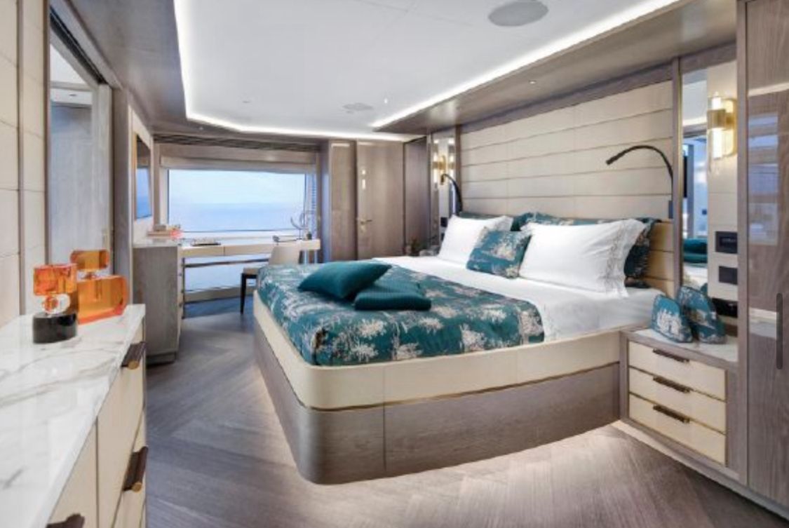 88′ Sirena + Jacuzzi