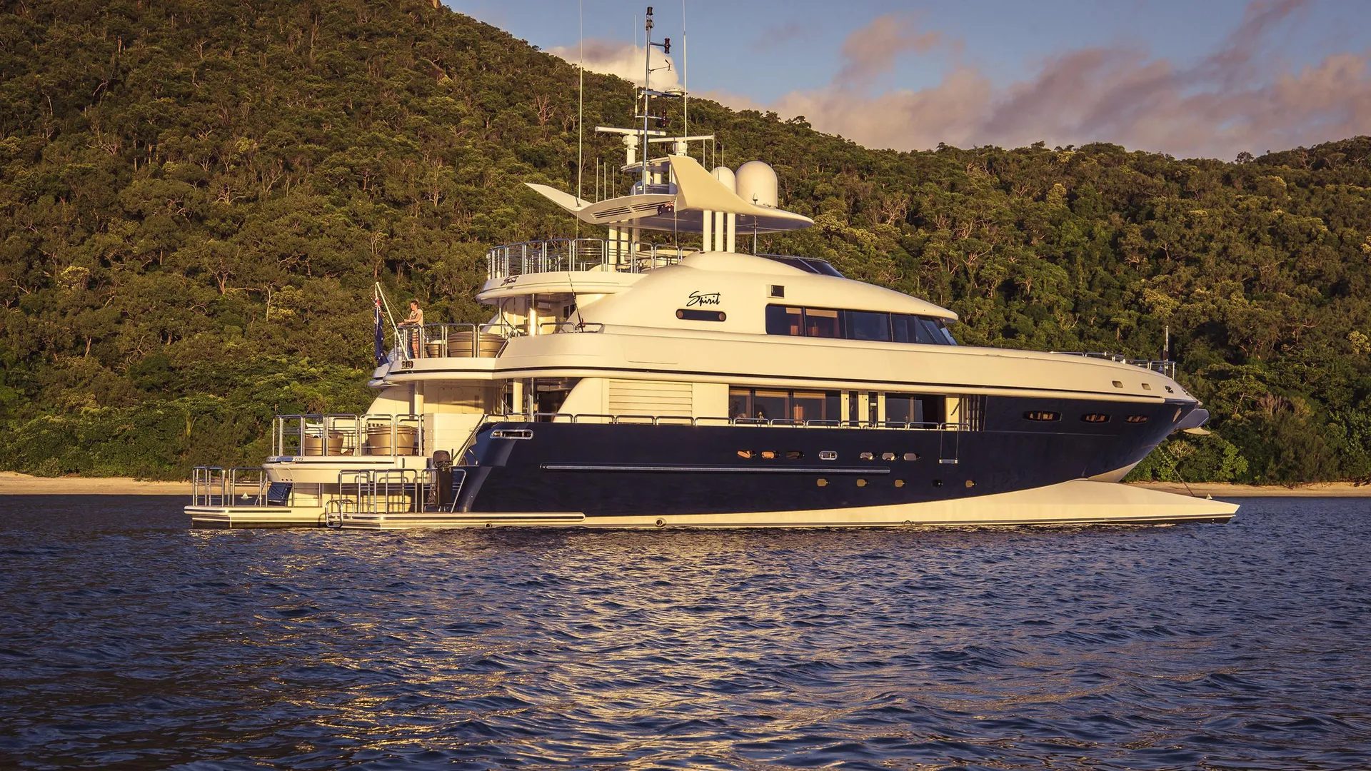114' Spirit luxury yacht charter in Nassau, Bahamas