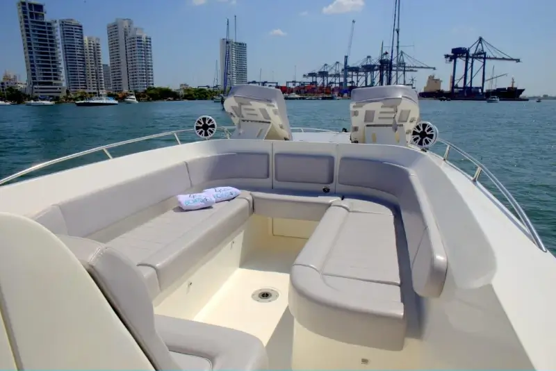 41' Bravo yacht charter in Cartagena, Colombia