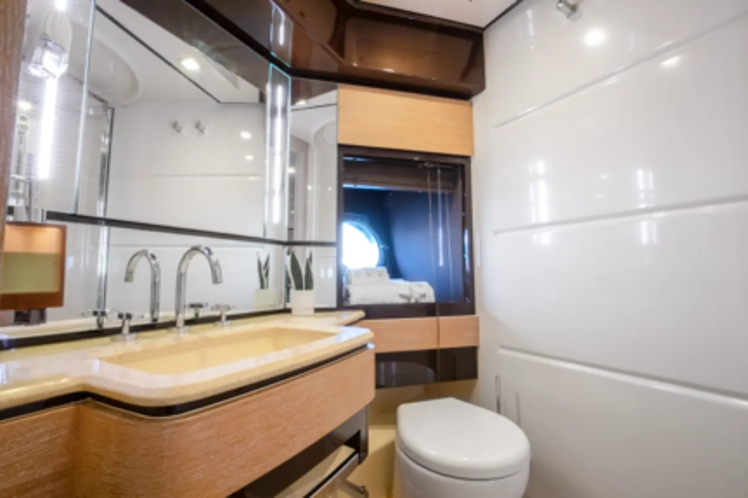 70′ Azimut + Water Toys + Jetski 1Hr, private yacht charter in Miami
