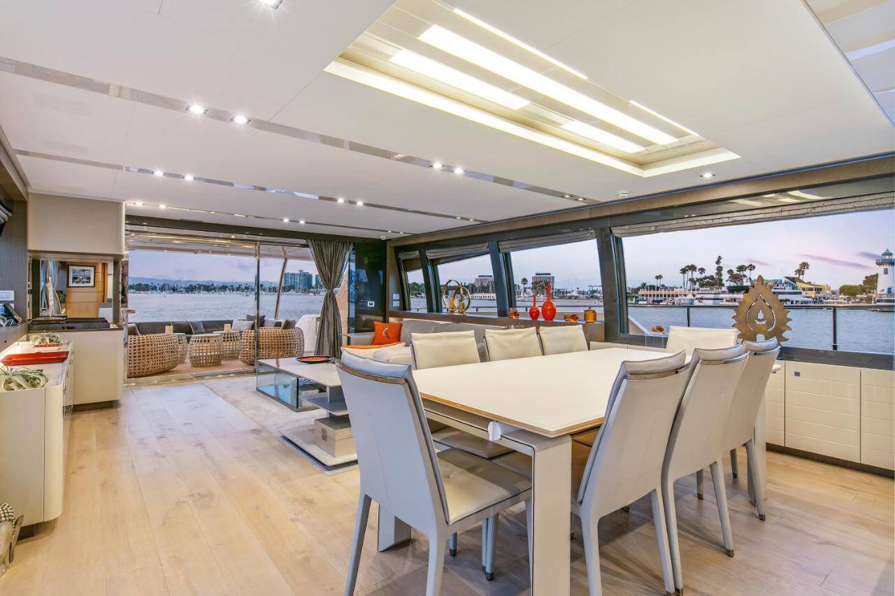 96' Ferretti Flybridge yacht charter in Cartagena, Colombia