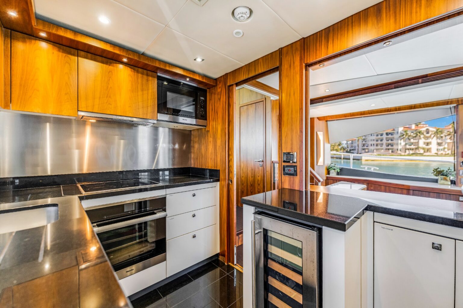 92′ Sunseeker + Water Toys