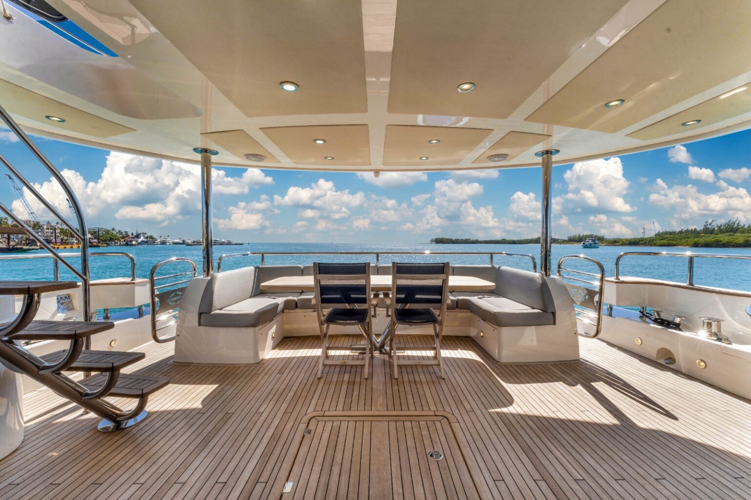 92′ Sunseeker + Water Toys