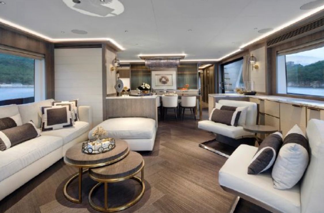 88′ Sirena + Jacuzzi
