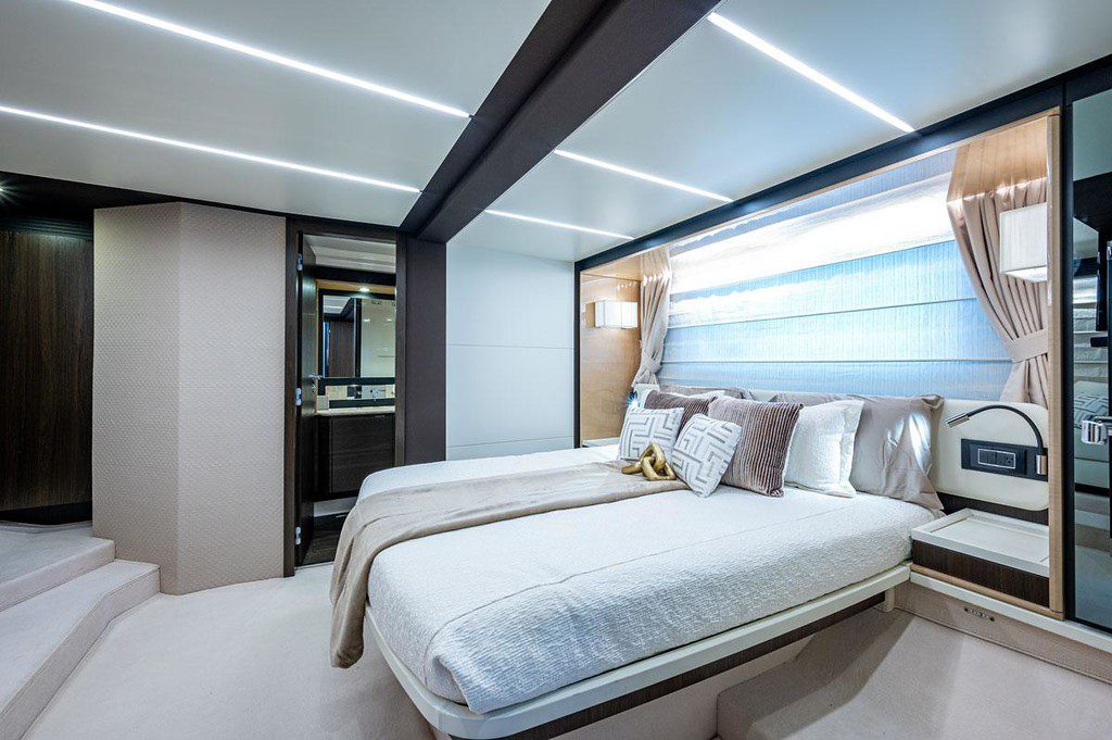 66′ Azimut + Water Toys, private yacht charter in Miami