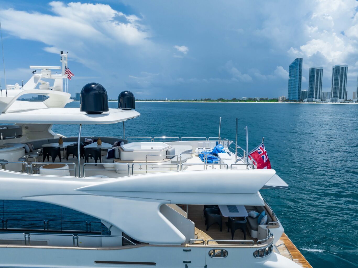 116′ Azimut + Water Toys + Jetski 1Hr