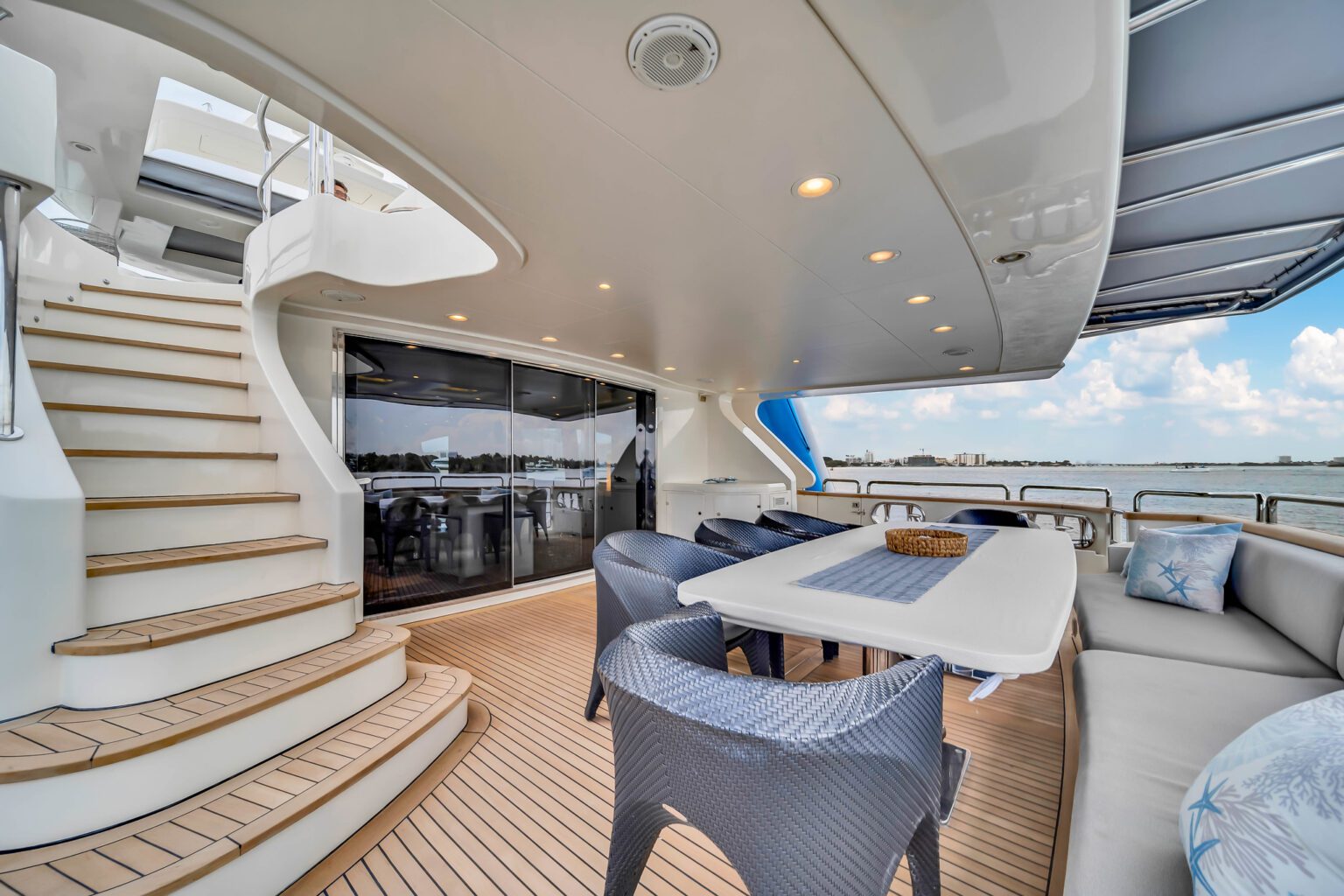 116′ Azimut + Water Toys + Jetski 1Hr