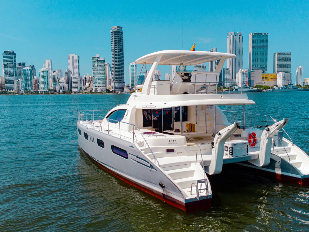 47' Leopard yacht charter in Cartagena, Colombia