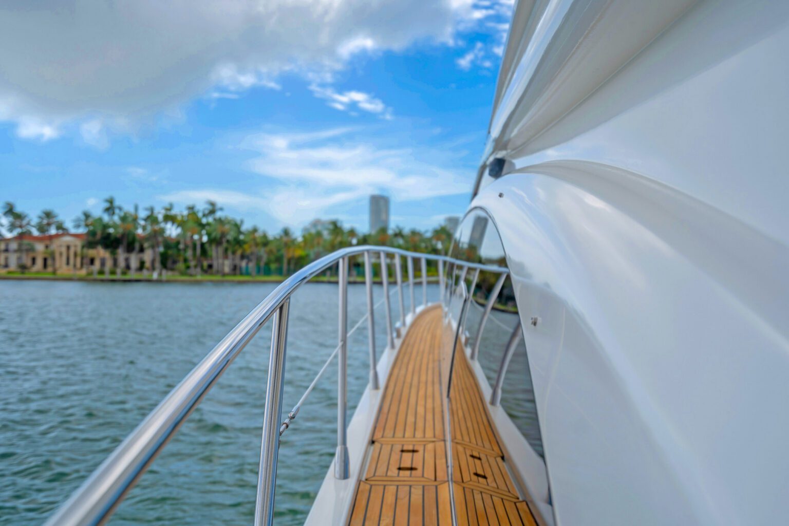 65′ Azimut + Water Toys + Jetski 1Hr, private yacht charter in Miami