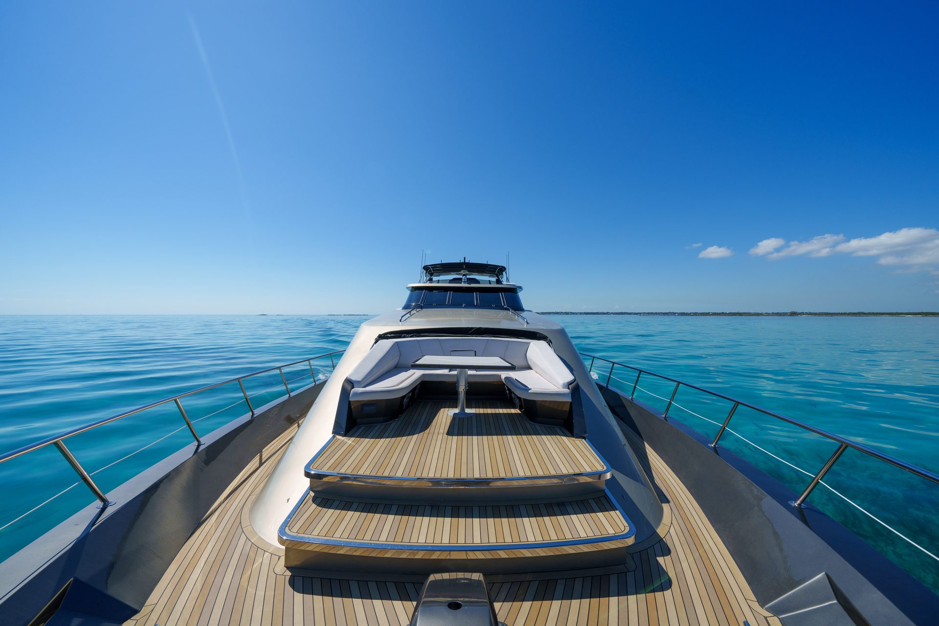 110' Julianne luxury yacht charter in Nassau, Bahamas