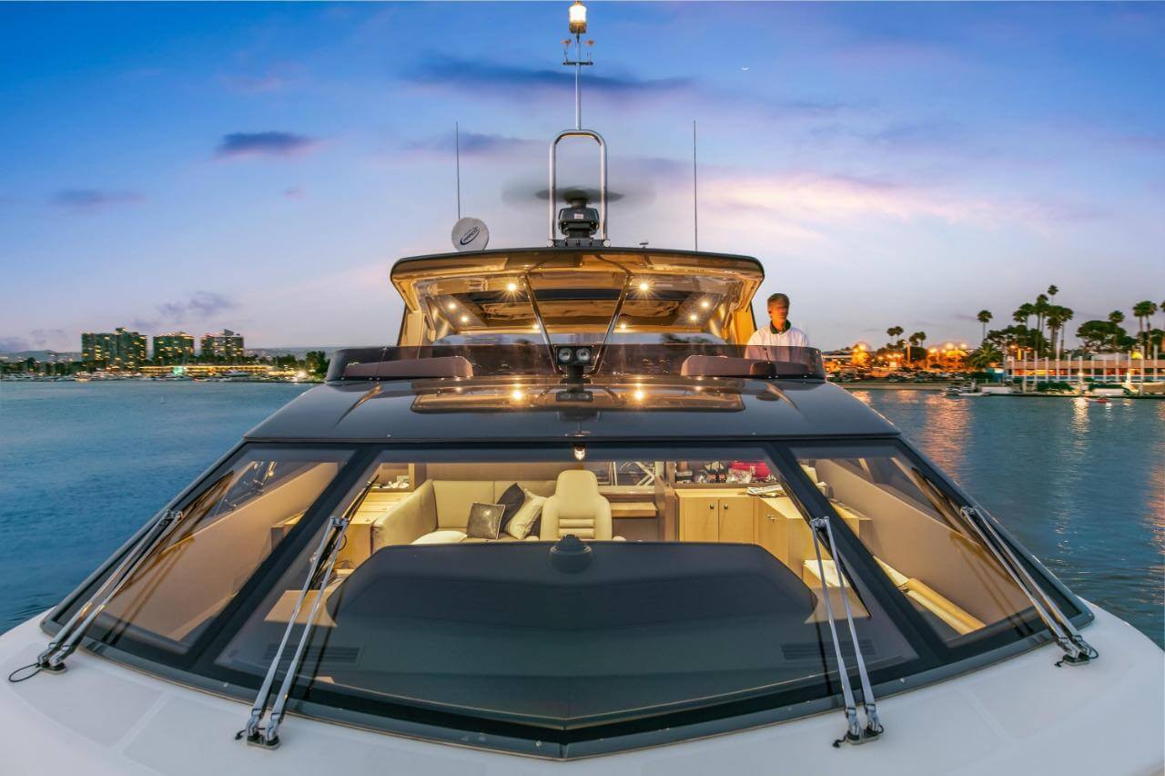 96' Ferretti Flybridge yacht charter in Cartagena, Colombia