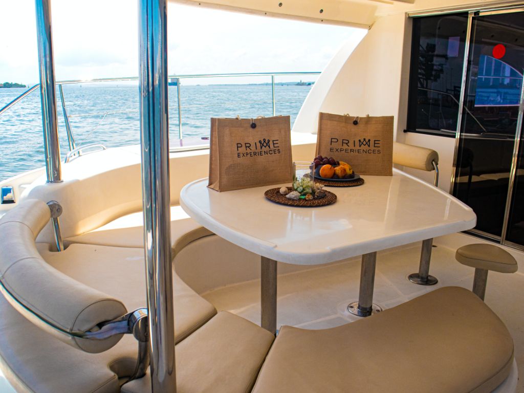 47' Leopard yacht charter in Cartagena, Colombia