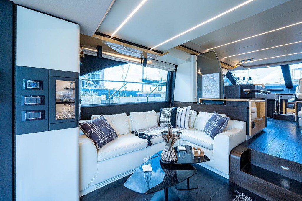 66′ Azimut + Water Toys, private yacht charter in Miami