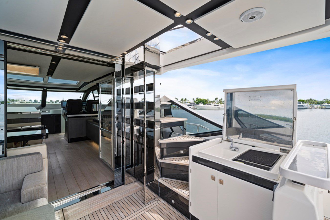72′ Azimut D + Water Toys, private yacht charter in Miami