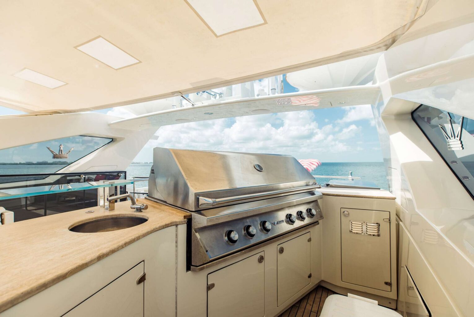 105′ Dominator + Water Toys + Jacuzzi