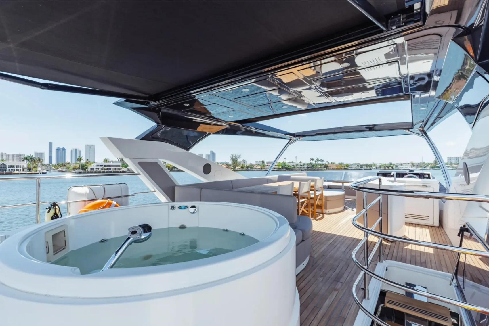 80′ Sunseeker + Jacuzzi, private yacht charter in Miami