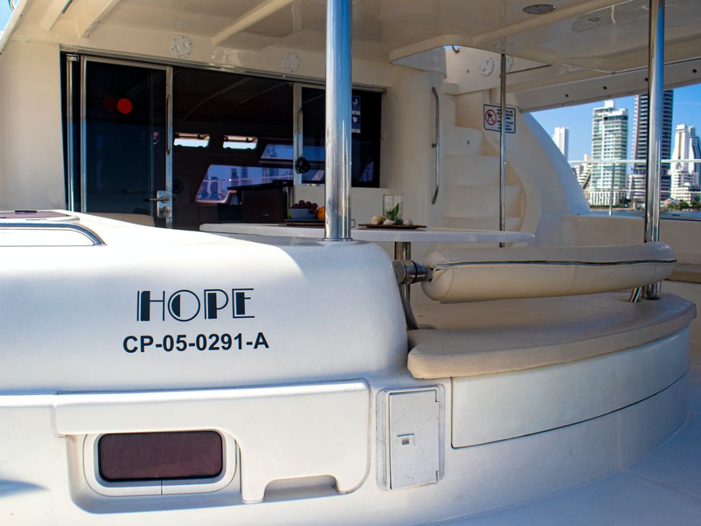 47' Leopard yacht charter in Cartagena, Colombia