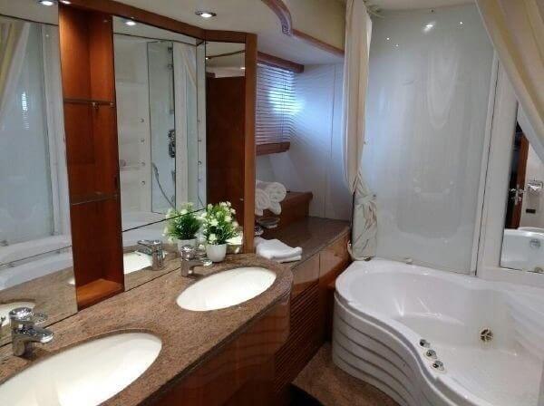 72' Sunseeker yacht charter in Cartagena, Colombia