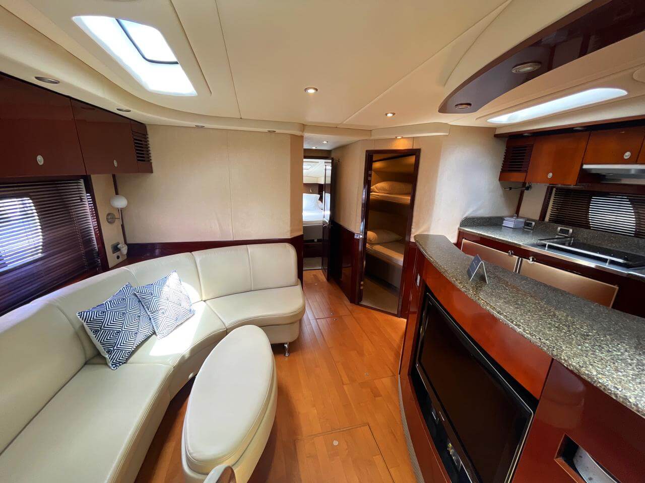 62' Sea Ray Sundancer yacht charter in Cartagena, Colombia