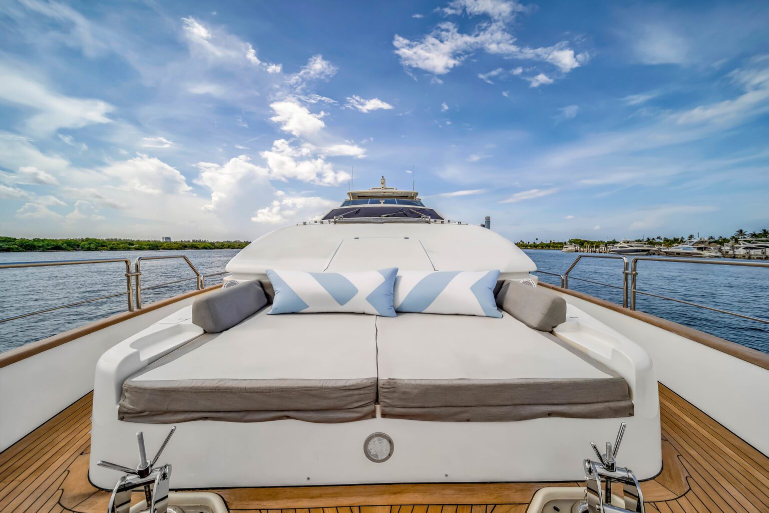 116′ Azimut + Water Toys + Jetski 1Hr