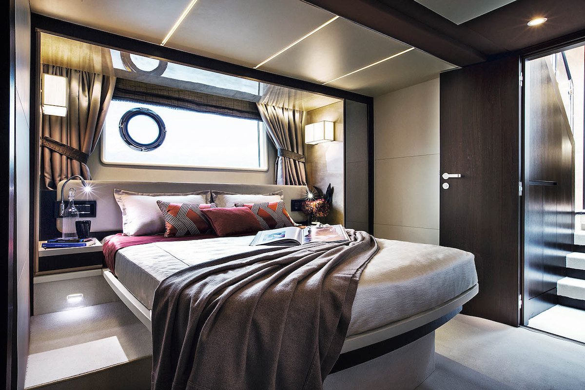 68′ Azimut + Water Toys + Jetski 1Hr, private yacht charter in Miami