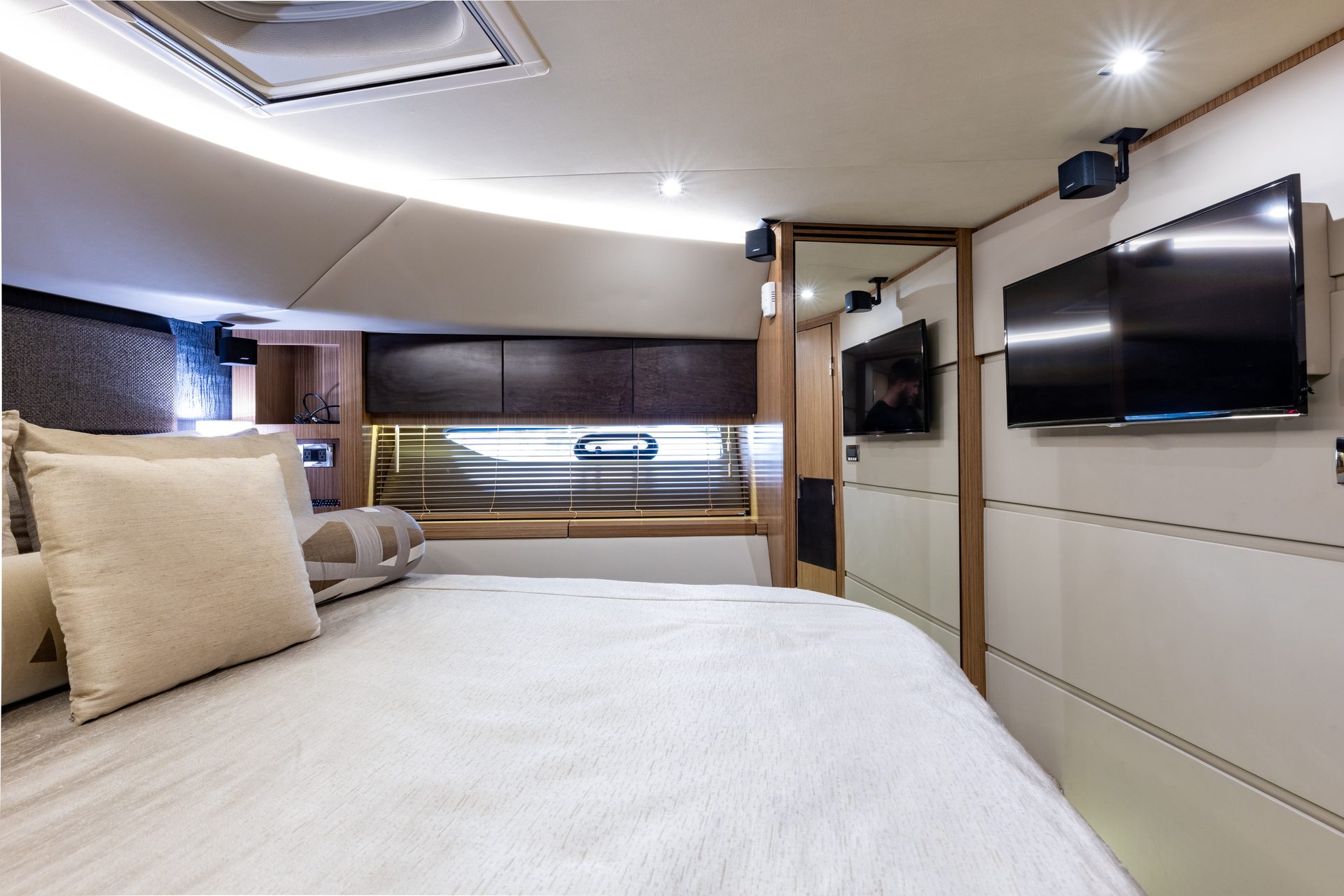 65' Dream Time luxury yacht charter in Nassau, Bahamas