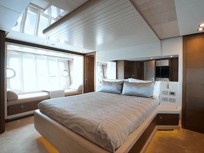 87′ Ferretti + Water Toys, private yacht charter in Miami