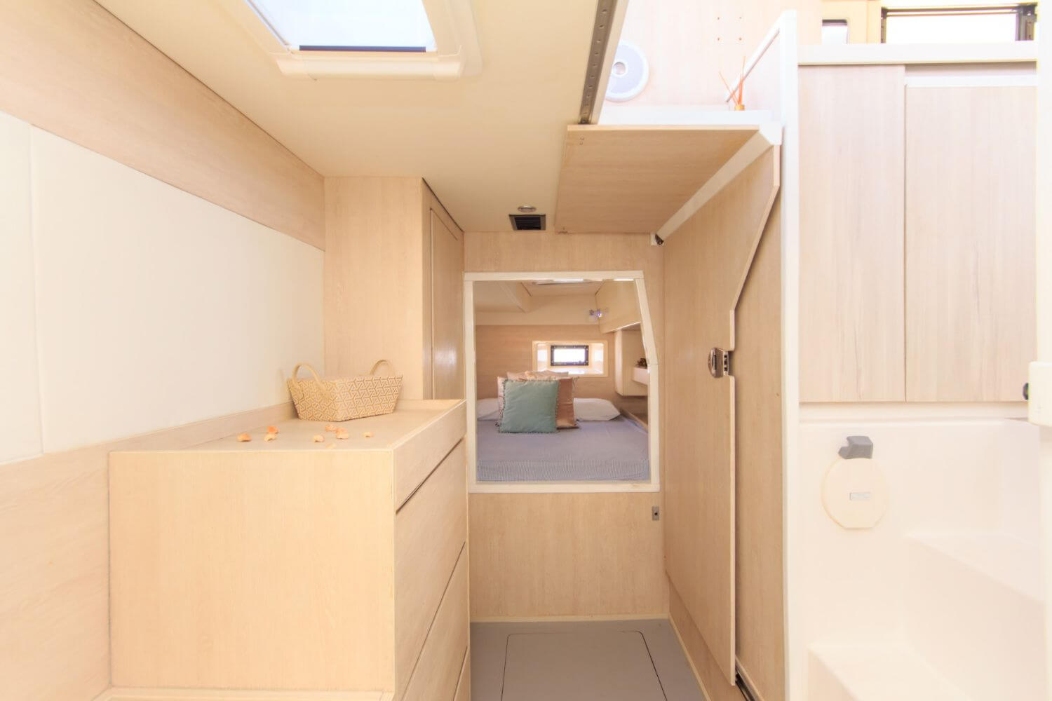 43' Leopard yacht charter in Cartagena, Colombia
