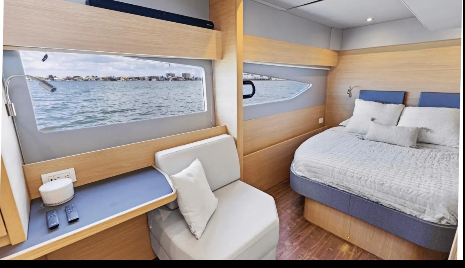 54′ Aquila Lux Cat, private yacht charter in Miami