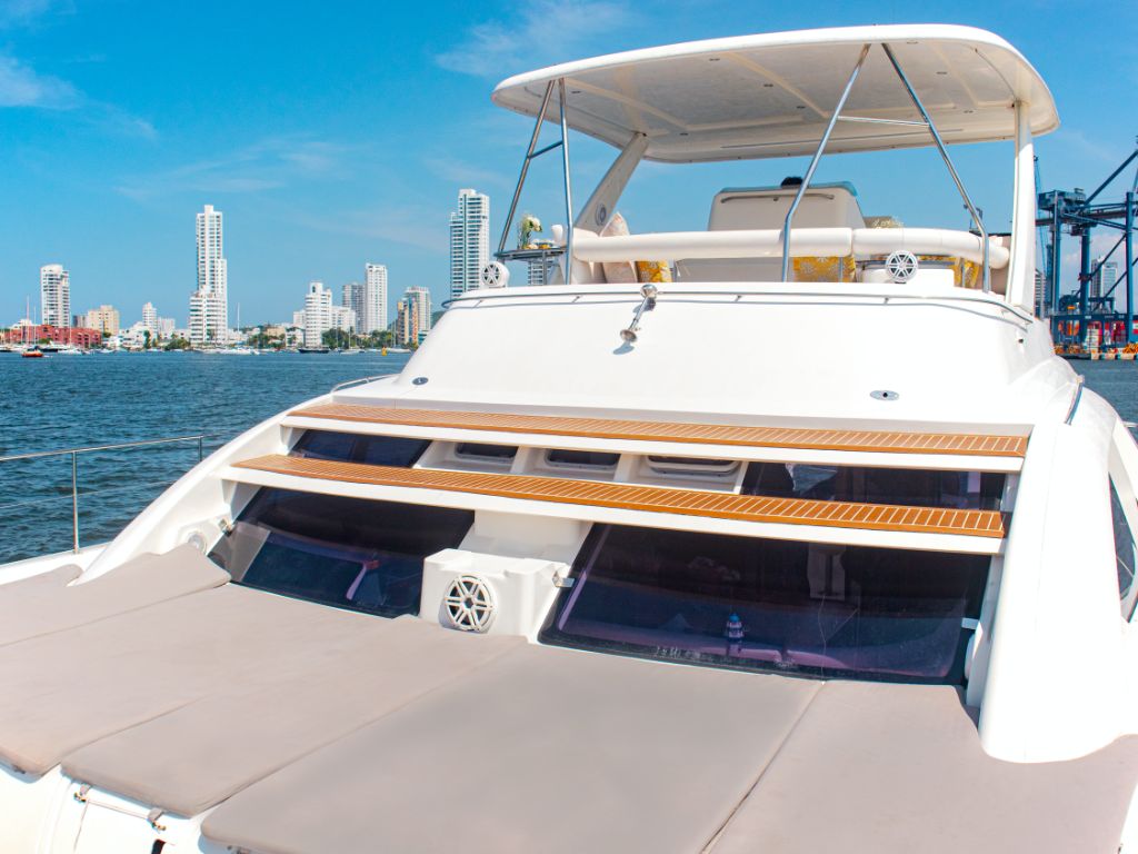 47' Leopard yacht charter in Cartagena, Colombia