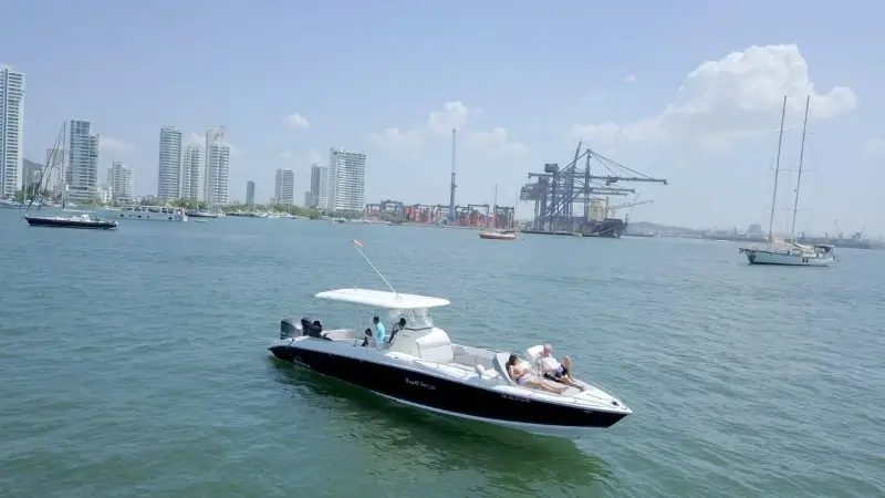 41' Bravo yacht charter in Cartagena, Colombia