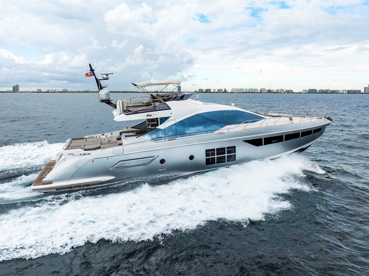 72′ Azimut D + Water Toys, private yacht charter in Miami