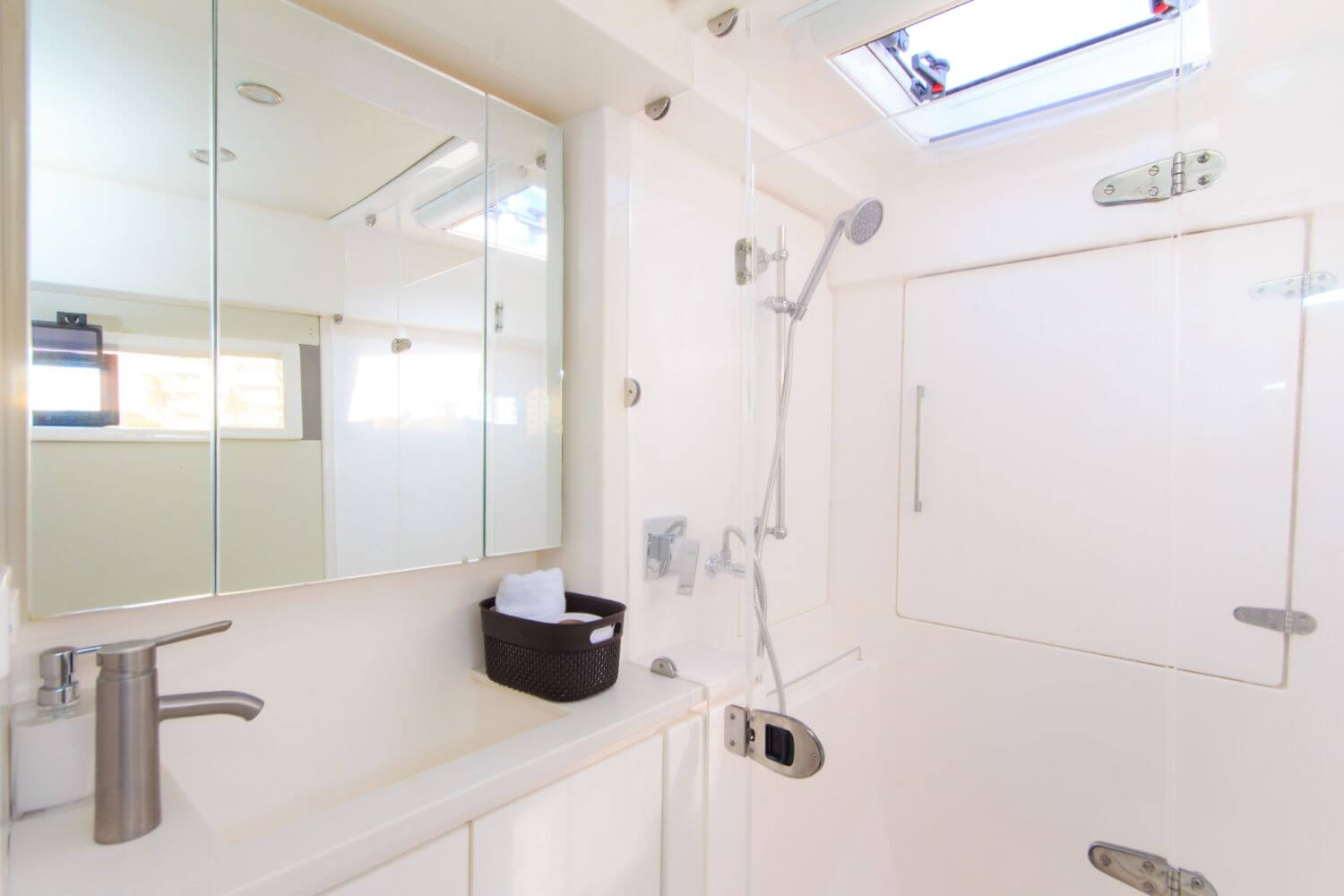43' Leopard yacht charter in Cartagena, Colombia