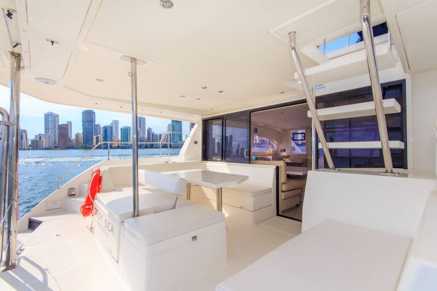 43' Leopard yacht charter in Cartagena, Colombia