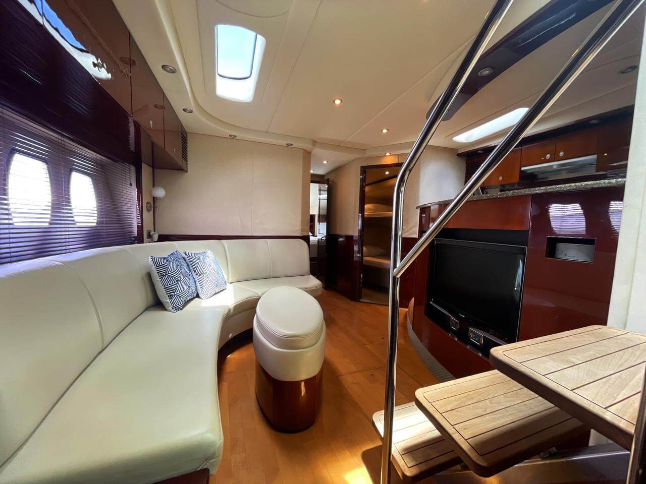 62' Sea Ray Sundancer yacht charter in Cartagena, Colombia