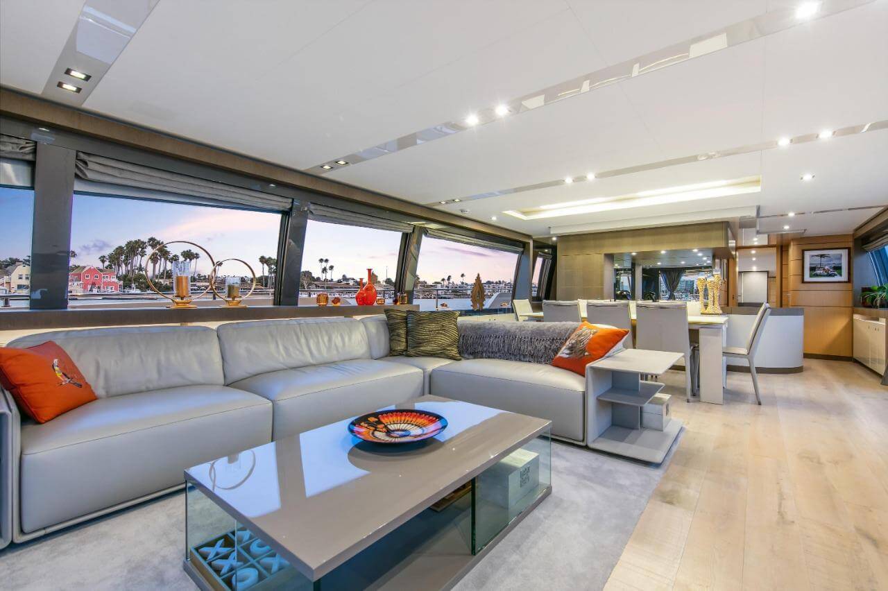 96' Ferretti Flybridge yacht charter in Cartagena, Colombia