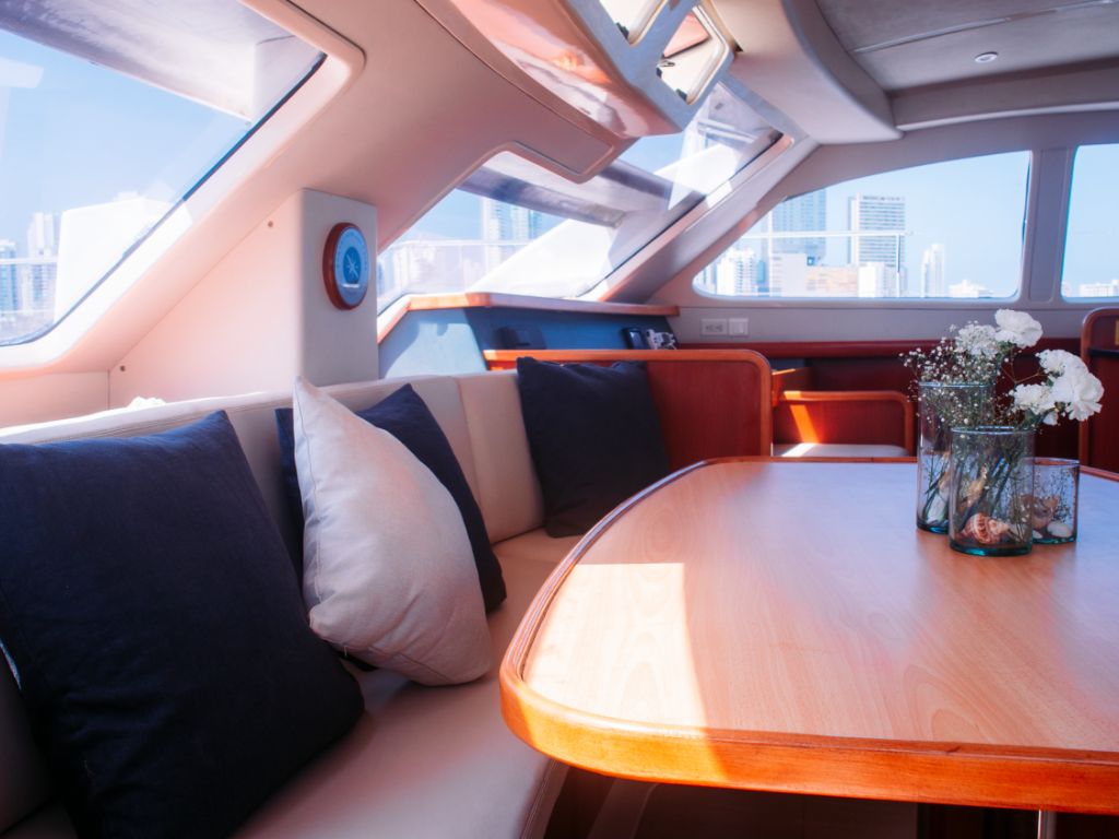 47' Leopard yacht charter in Cartagena, Colombia