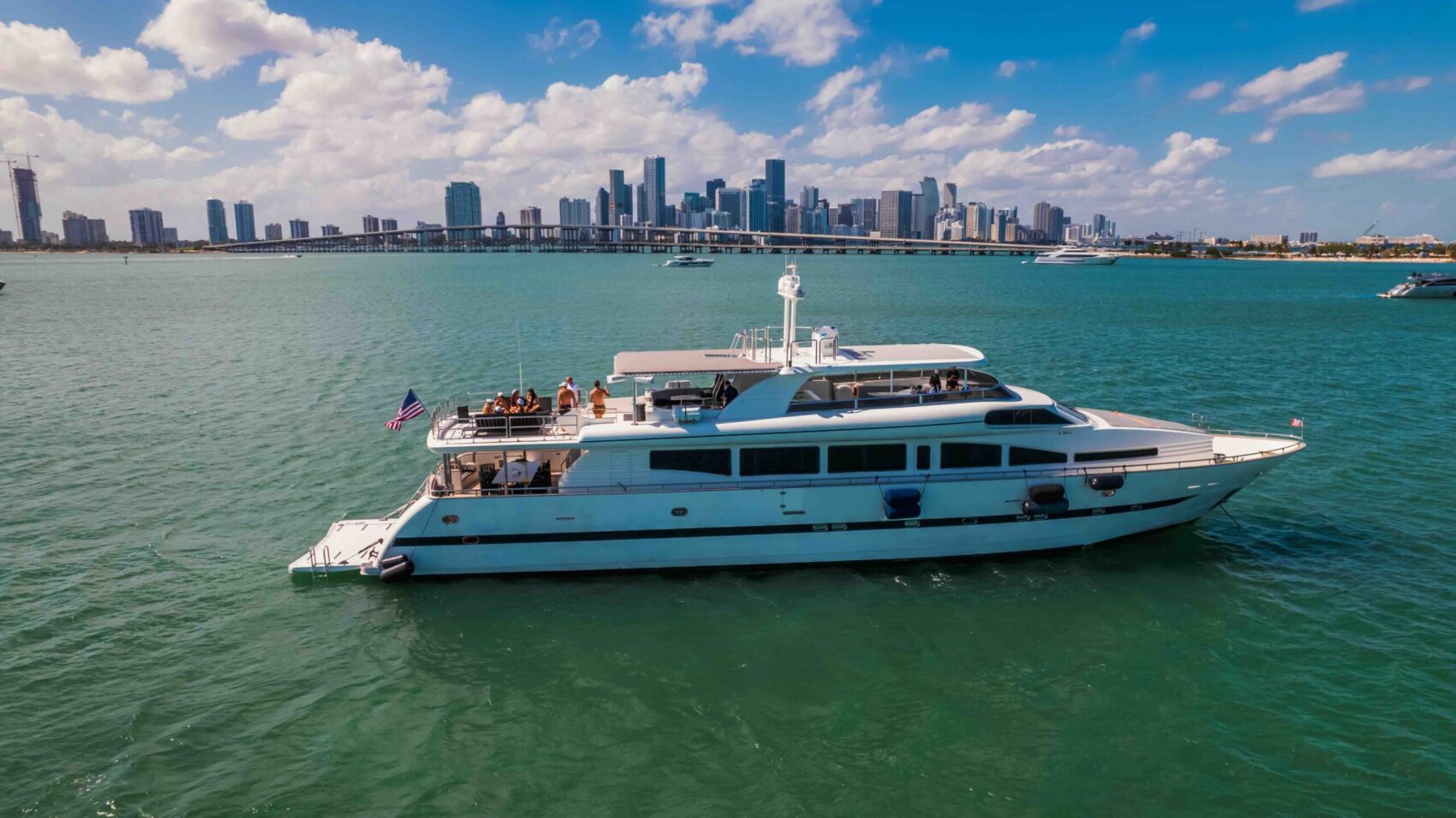 110′ Horizon, private yacht charter in Miami