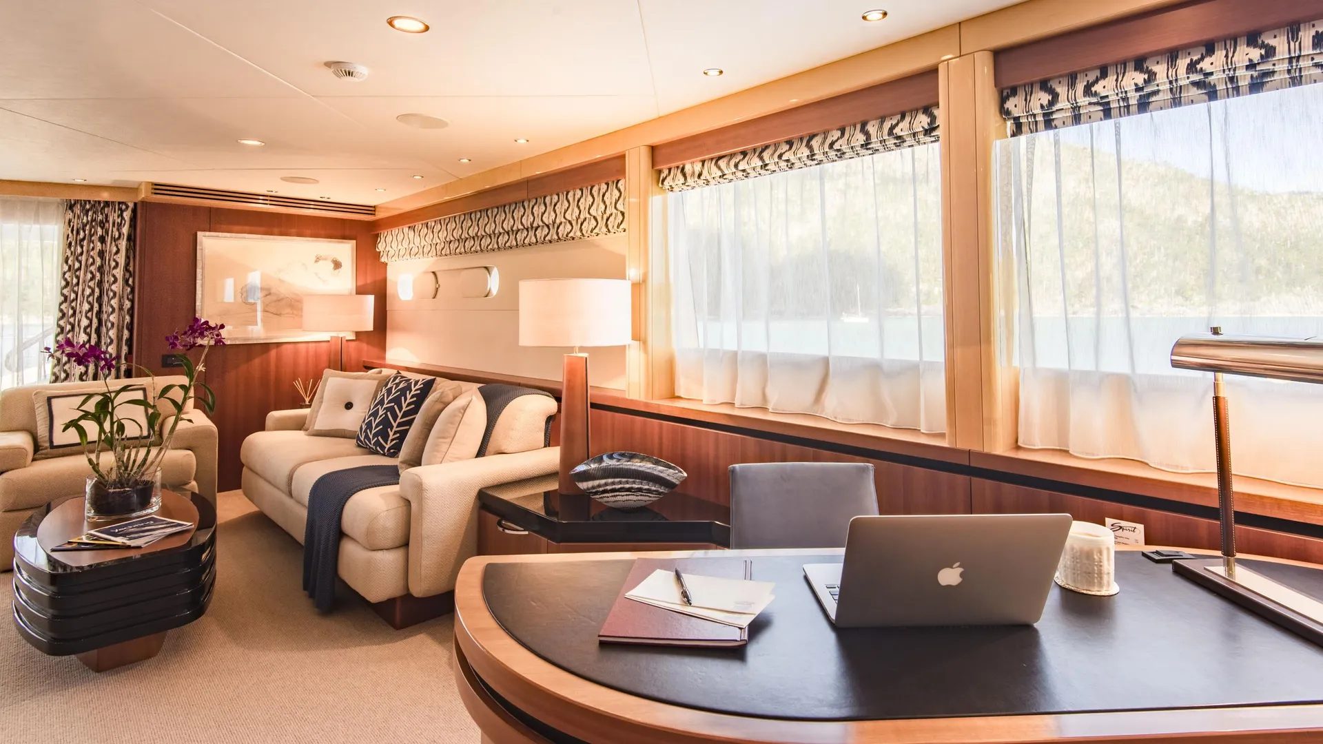 114' Spirit luxury yacht charter in Nassau, Bahamas