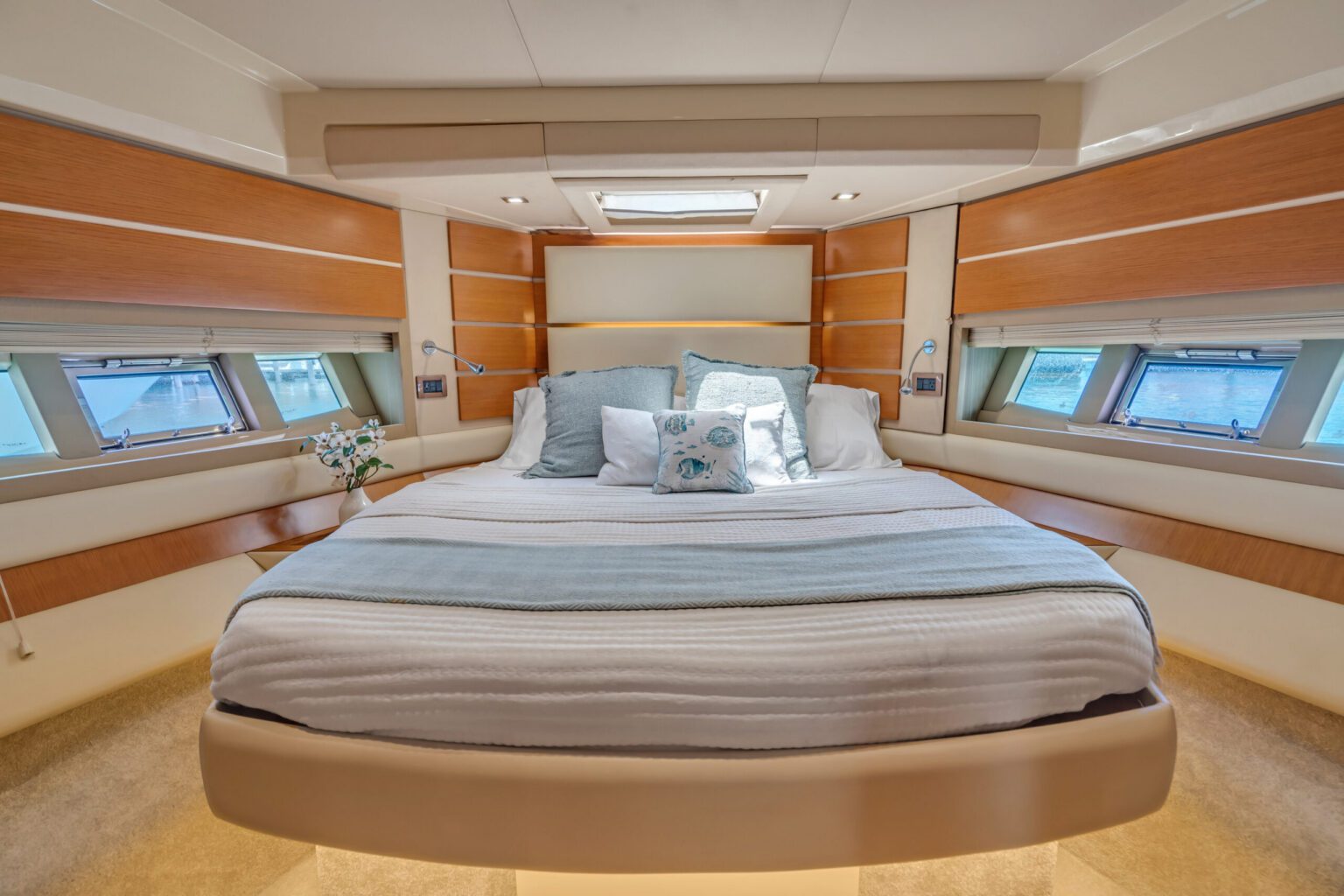 65′ Azimut + Water Toys + Jetski 1Hr, private yacht charter in Miami