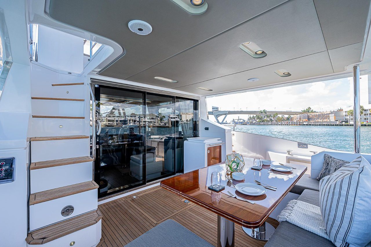 66′ Azimut + Water Toys, private yacht charter in Miami