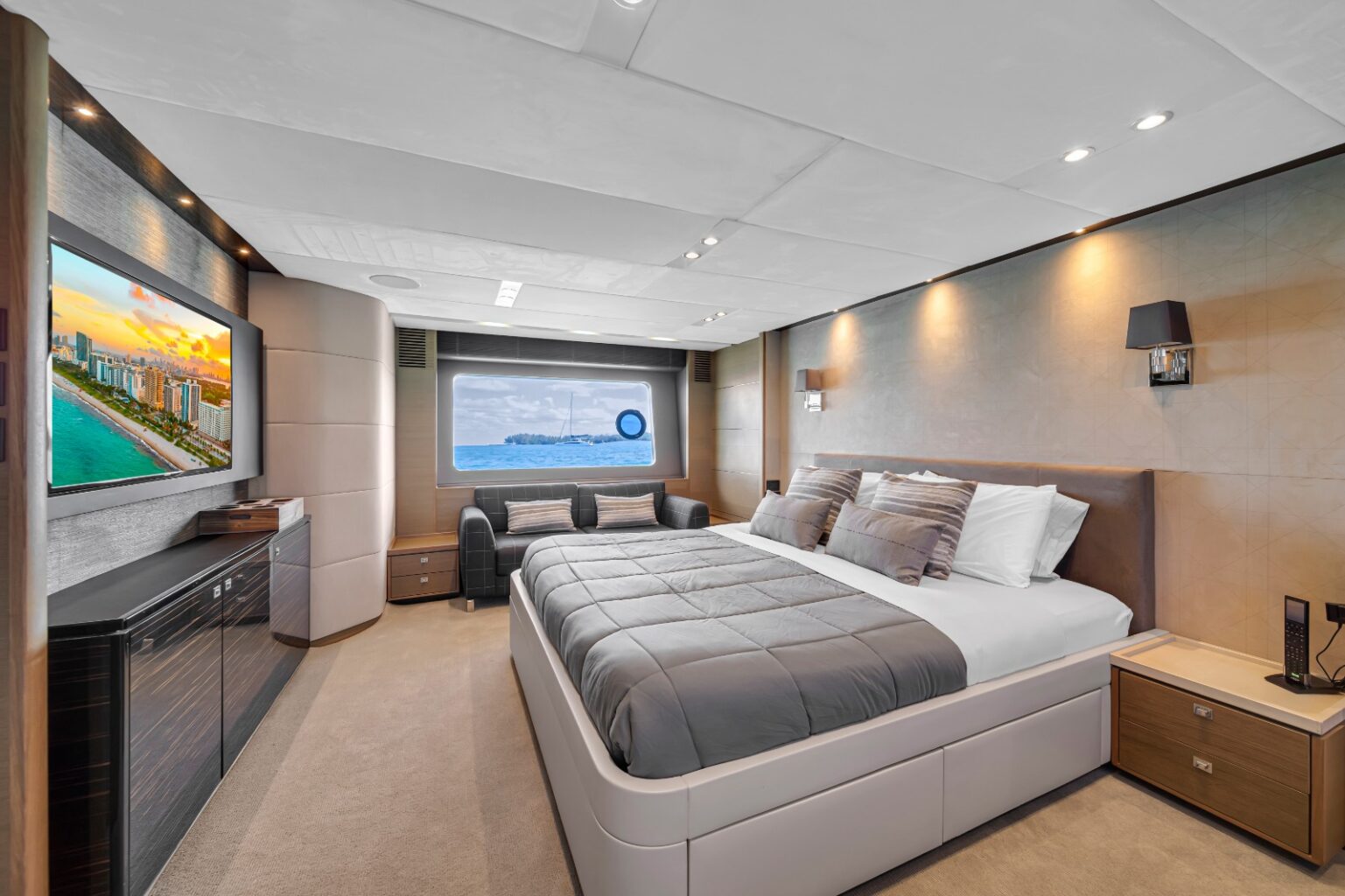 88′ Princess F + Water Toys + Jacuzzi