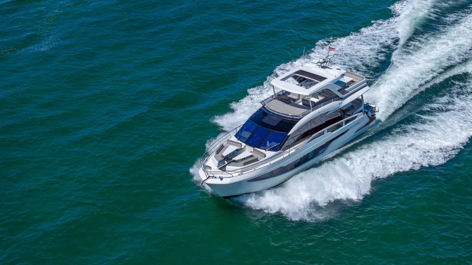 68′ Galeon: Aerial view cruising in Miami